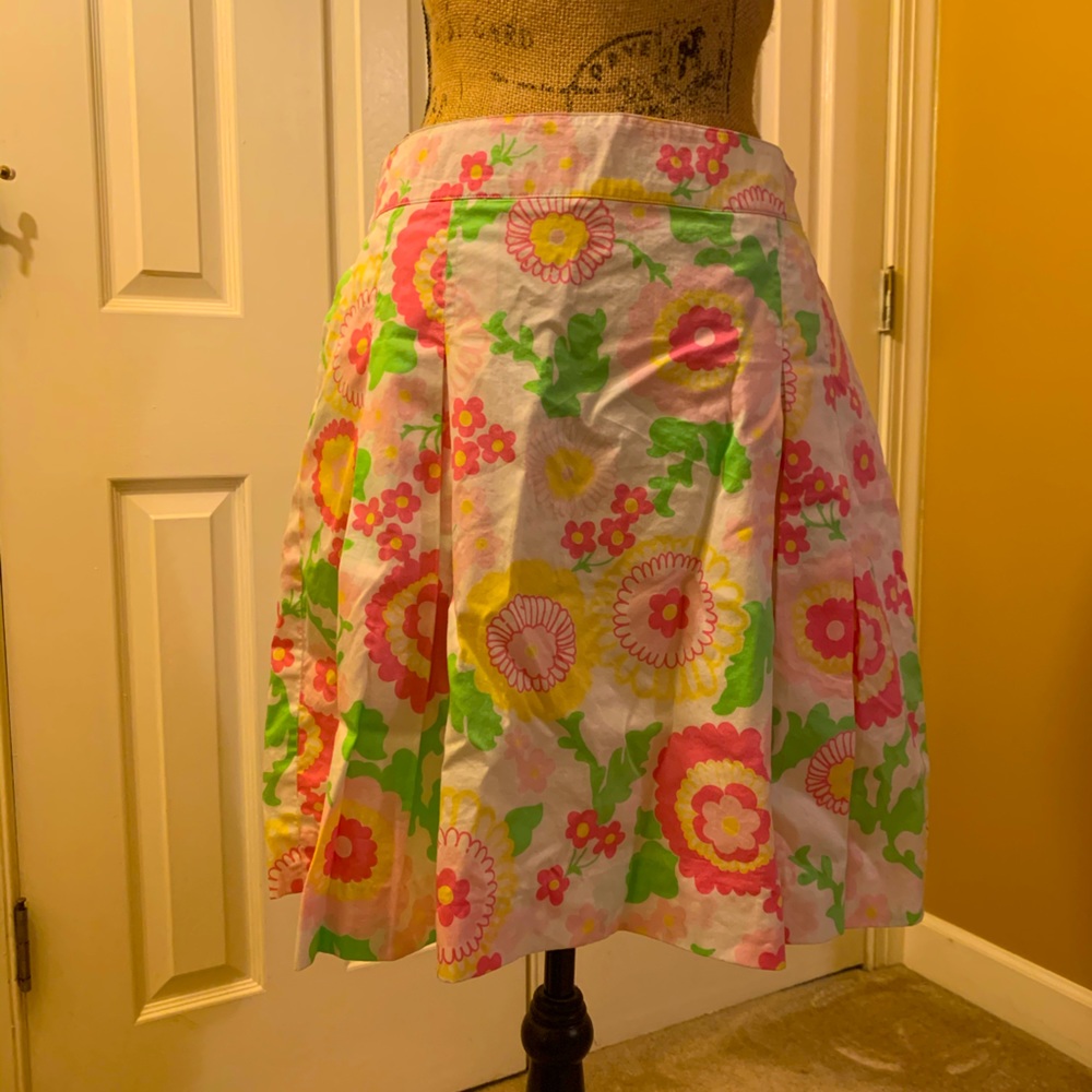 Lilly Pulitzer skirt size 6. VGUC.